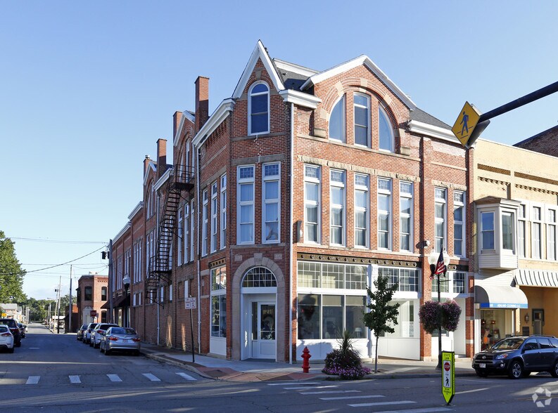 52 W Main St, Ashland, OH à louer - Photo principale – Image 1 sur 5