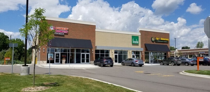 2721-2767 University Dr, Auburn Hills, MI à louer - Photo de l’immeuble – Image 3 sur 5