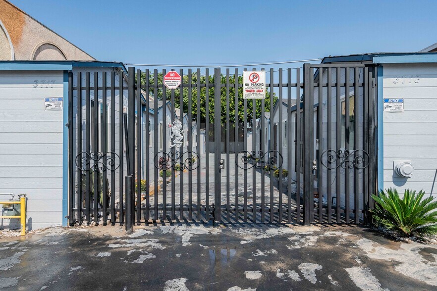 3713-3717 W Imperial Hwy, Inglewood, CA à vendre - Photo de l’immeuble – Image 2 sur 37