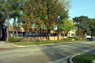Plus de détails pour 325 N 4th St, Libertyville, IL - Industriel/Logistique à louer
