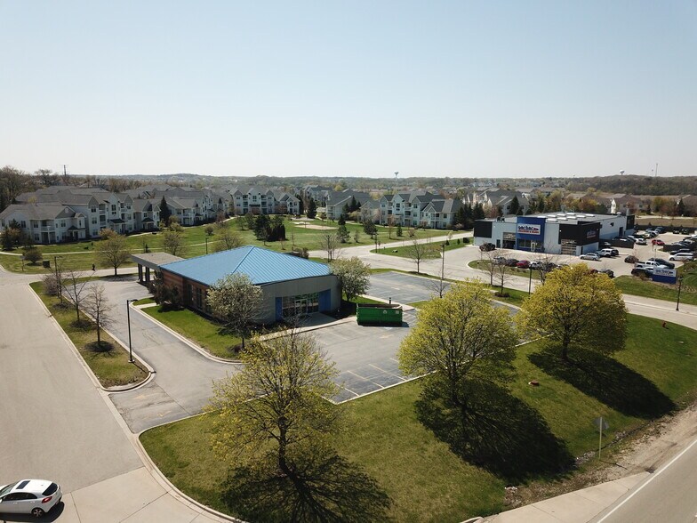 1271 W Il Route 134, Round Lake, IL à louer - Photo de l’immeuble – Image 1 sur 4