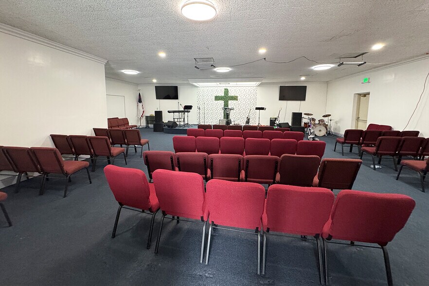 8227 Van Nuys Blvd, Panorama City, CA à louer - Photo intérieure – Image 2 sur 8