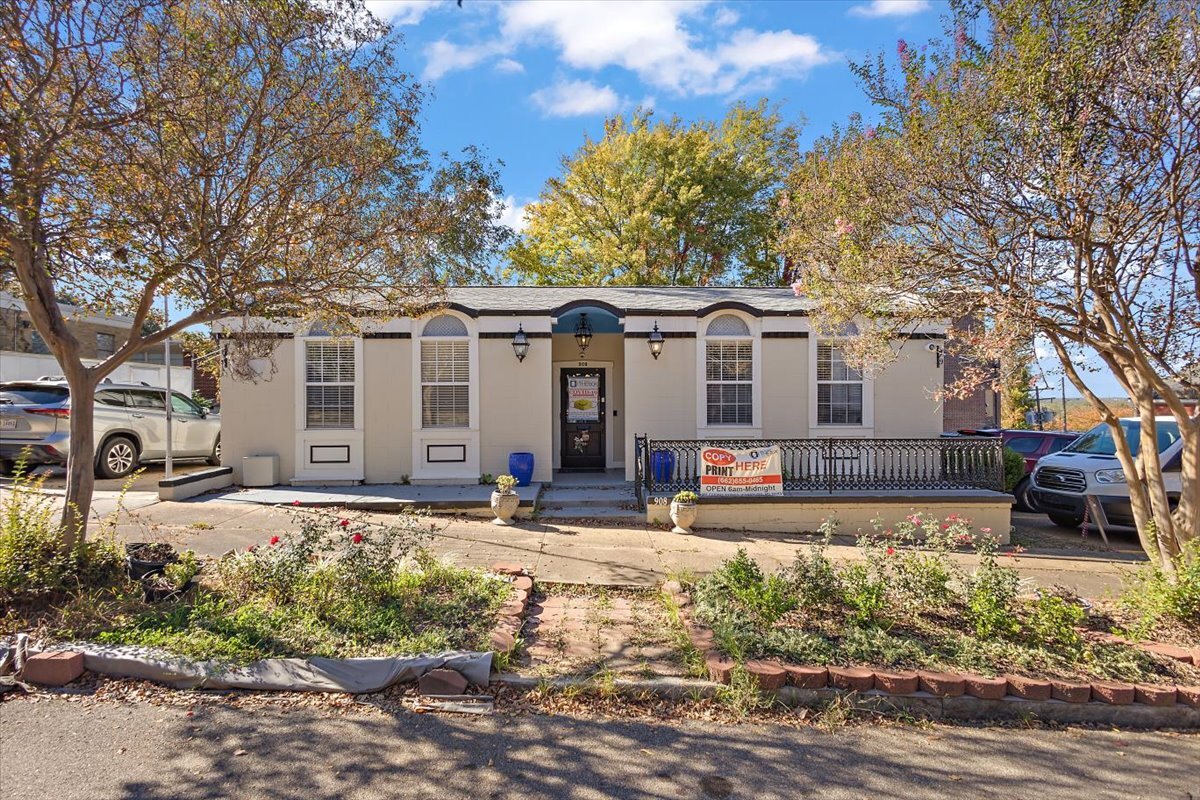 908 Cherry St, Vicksburg, MS à vendre Photo principale– Image 1 sur 23