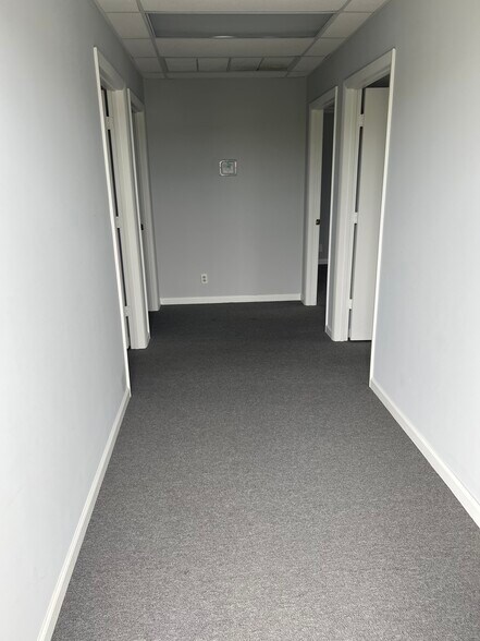 106 Commerce Way, Jupiter, FL à louer - Photo intérieure – Image 2 sur 6