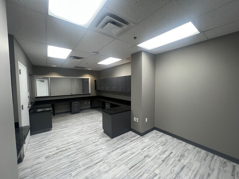 4260 Glendale Milford Rd, Blue Ash, OH à louer - Photo de l’immeuble – Image 3 sur 24