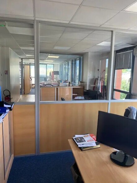 Bureau dans Croissy-sur-Seine à louer - Photo de l’immeuble – Image 2 sur 10