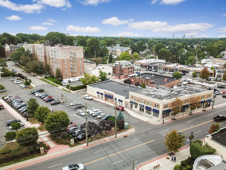 434-440 White Plains Rd, Eastchester, NY à louer - Photo de l’immeuble – Image 3 sur 20