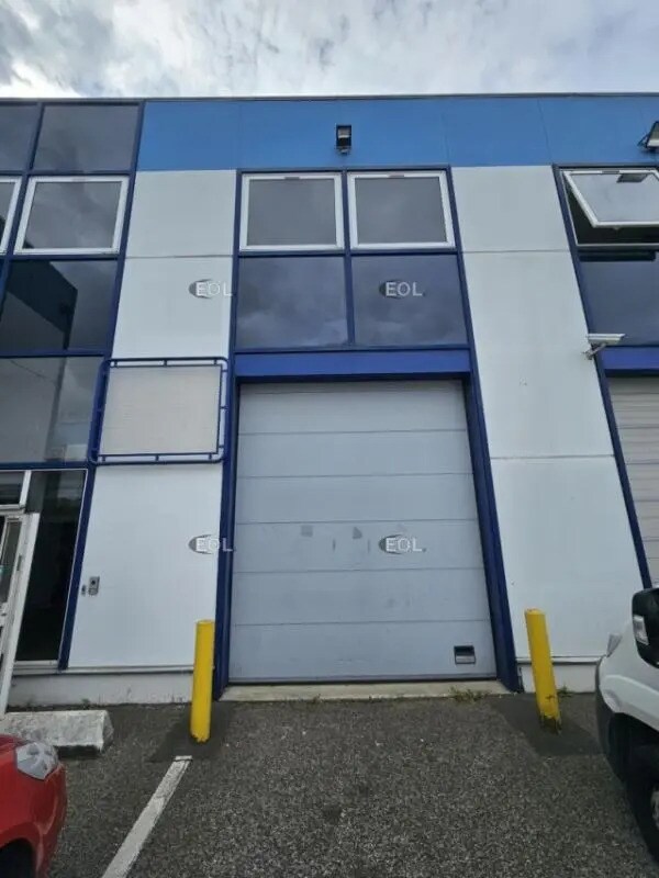 Plus de détails pour Local d'activités à louer