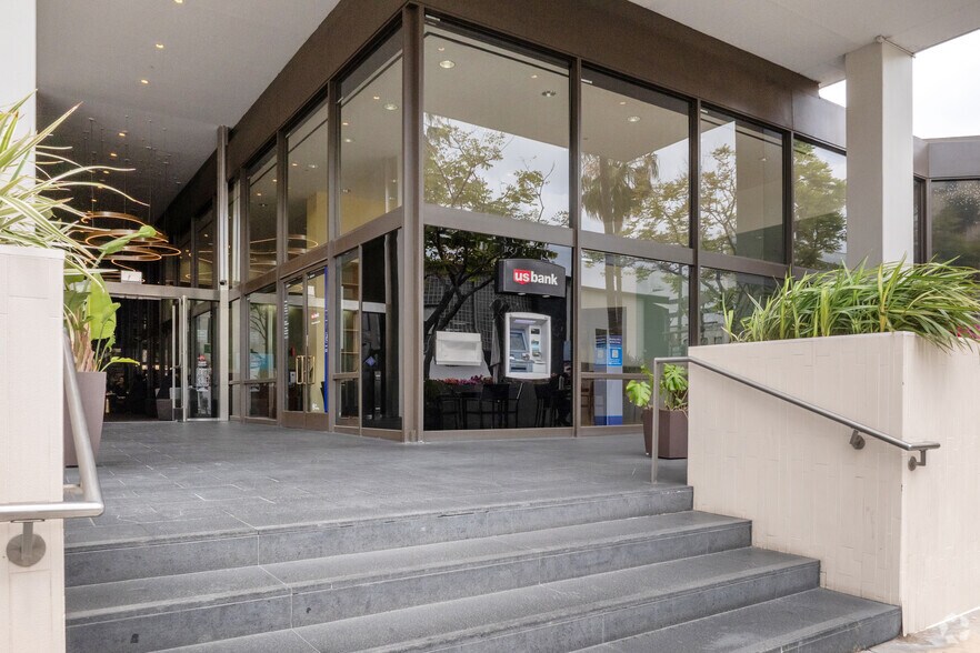 9595 Wilshire Blvd, Beverly Hills, CA à louer - Photo de l’immeuble – Image 3 sur 6