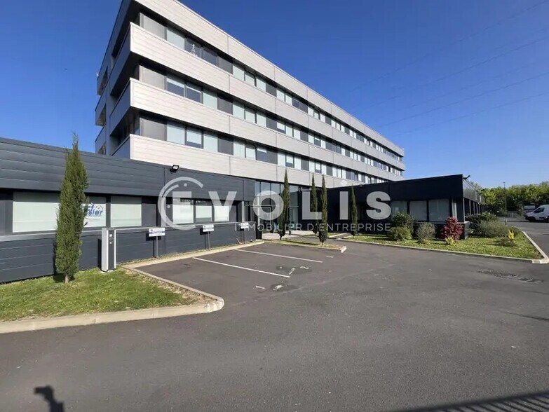 Bureau dans Rosny-sous-Bois à louer - Photo de l’immeuble – Image 1 sur 13