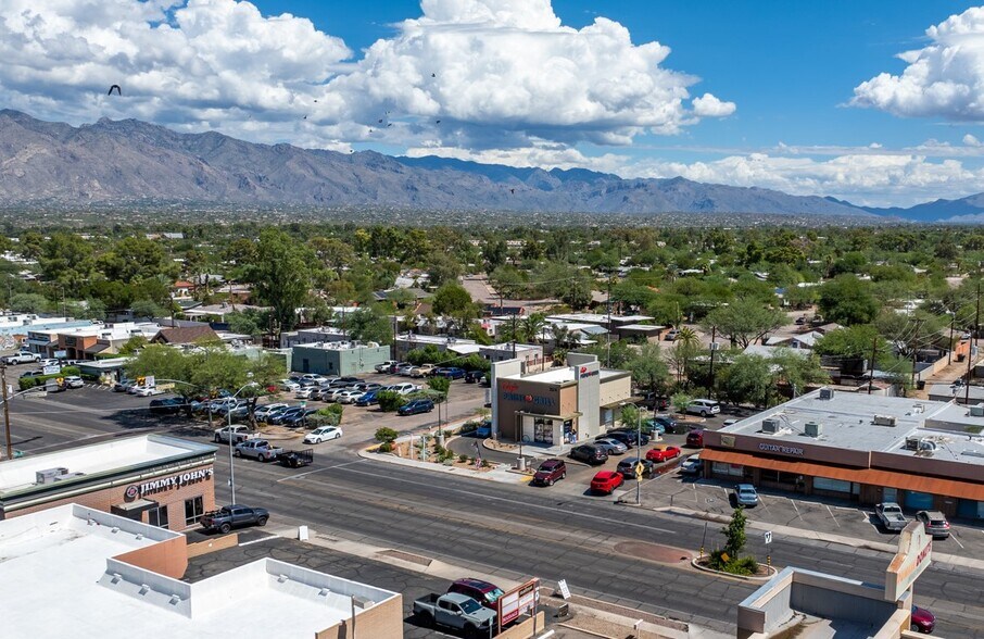 2574 N Campbell Ave, Tucson, AZ à vendre - Photo de l’immeuble – Image 3 sur 4