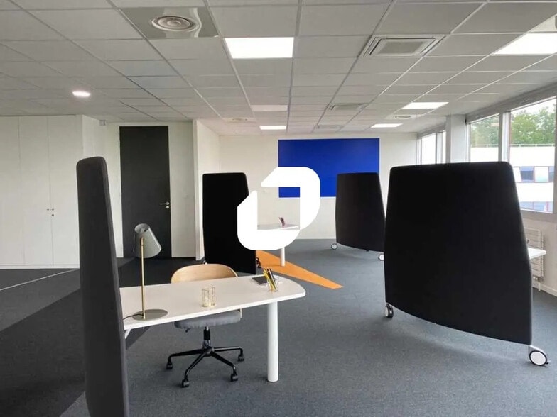 10 Avenue De L'Entreprise, Cergy à louer - Photo de l’immeuble – Image 2 sur 28
