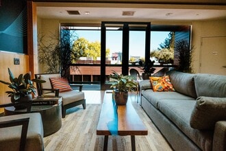 335 Bryant St, Palo Alto, CA à louer Photo intérieure– Image 2 sur 8