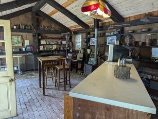 Plus de détails pour 684 Miller Picking Rd, Davidsville, PA - Spécialisé à vendre