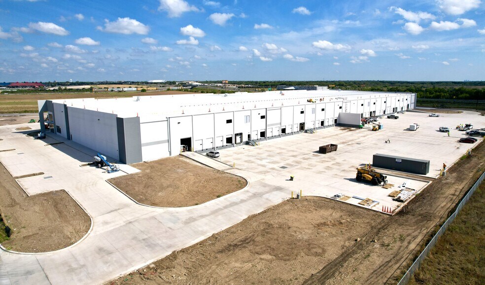 Freeport Rd, Von Ormy, TX à louer - Photo de la construction – Image 2 sur 7