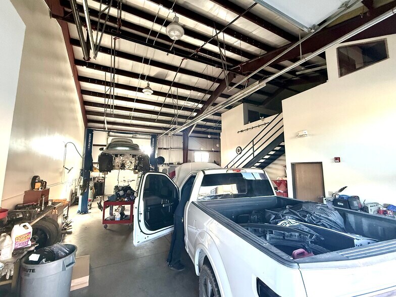 2611 W 64th Ave, Denver, CO à vendre - Photo de l’immeuble – Image 2 sur 7