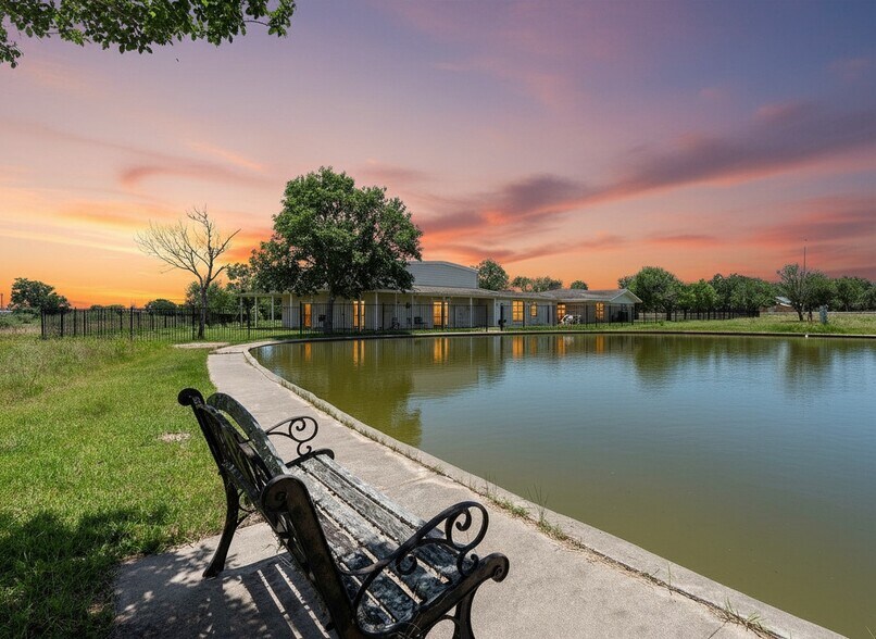 3345 E Austin St, Giddings, TX à vendre - Photo de l’immeuble – Image 2 sur 65