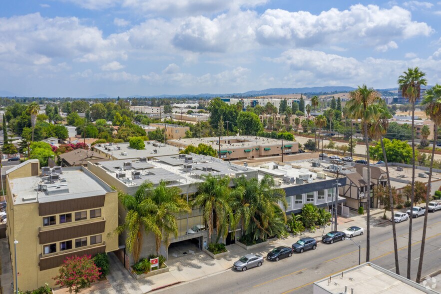 6928 Owensmouth Ave, Canoga Park, CA à vendre - Aérien – Image 3 sur 4