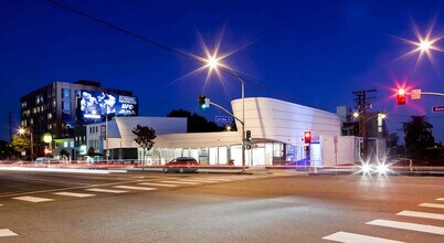 8830-8844 W Sunset Blvd, West Hollywood, CA à louer Photo intérieure– Image 1 sur 7