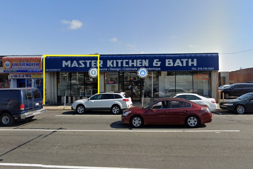 224-226 Front St, Hempstead, NY à louer - Photo de l’immeuble – Image 1 sur 2