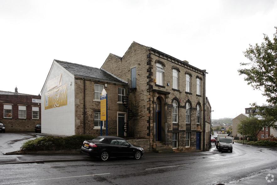Balme Rd, Cleckheaton à louer - Photo de l’immeuble – Image 2 sur 9