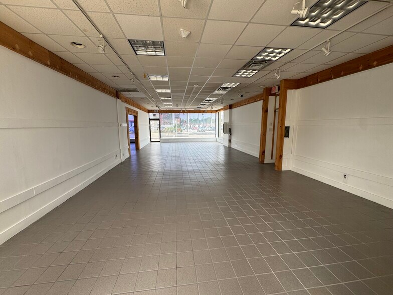 254 Franklin St, Hempstead, NY à louer - Photo de l’immeuble – Image 2 sur 7