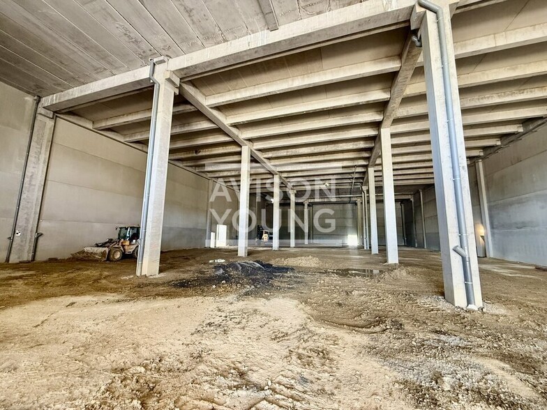 Industriel/Logistique dans Gonesse à louer - Photo intérieure – Image 1 sur 14