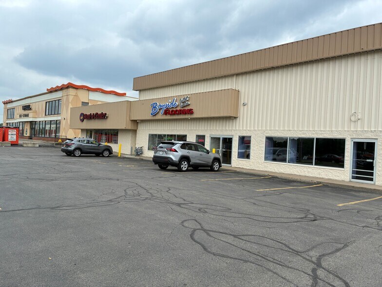 1122-1124 E Ridge Rd, Rochester, NY à louer - Photo de l’immeuble – Image 1 sur 15