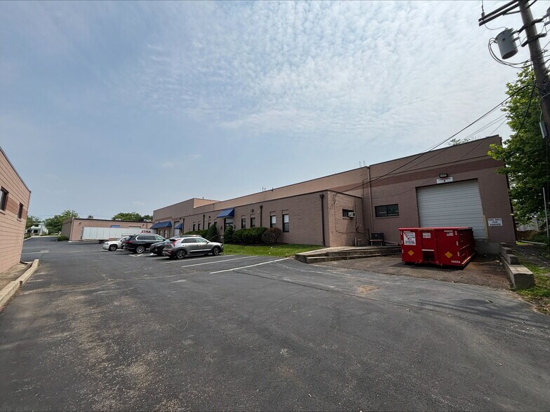 16 Rockhill Rd, Cherry Hill, NJ à louer - Photo de l’immeuble – Image 2 sur 5