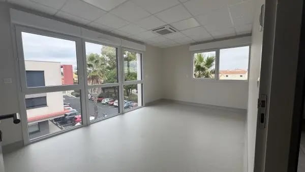 Bureaux/Médical dans Canet-en-Roussillon à louer - Photo intérieure – Image 3 sur 4
