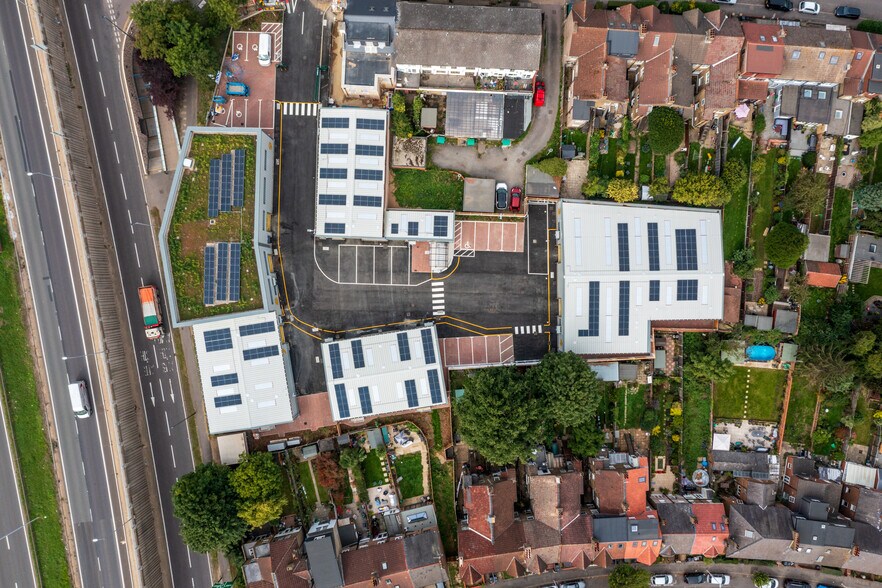 Maybank Business Park, Londres à louer - Photo de l’immeuble – Image 2 sur 5