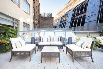 30 Newman St, Londres à louer Photo intérieure– Image 1 sur 18