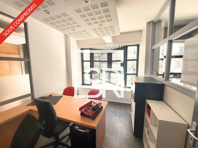 Bureau dans Clermont-Ferrand à vendre - Photo de l’immeuble – Image 2 sur 12