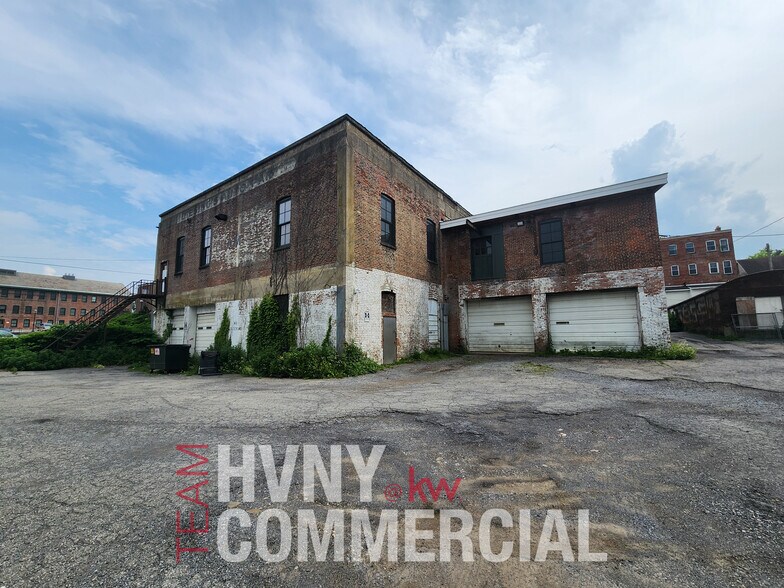 489 Main St, Poughkeepsie, NY à vendre - Photo de l’immeuble – Image 3 sur 14