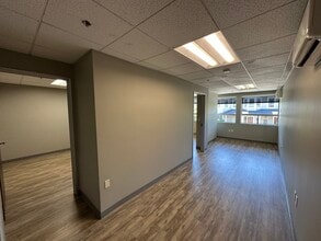 275 Hill St, Reno, NV à louer Photo intérieure– Image 2 sur 7