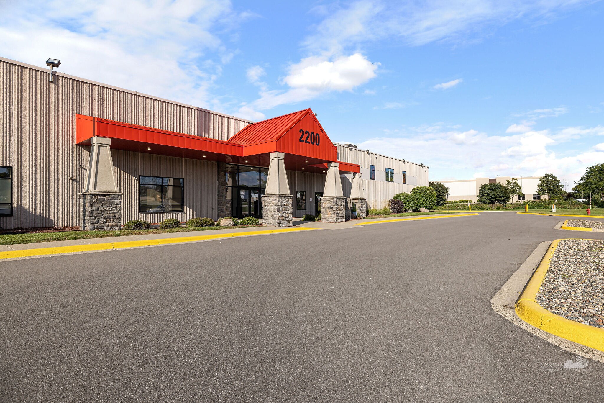 2200 W Highway 13 W, Burnsville, MN à louer Photo de l’immeuble– Image 1 sur 31