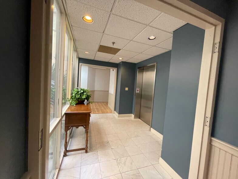52 New Orleans Rd, Hilton Head Island, SC à vendre - Photo de l’immeuble – Image 3 sur 11