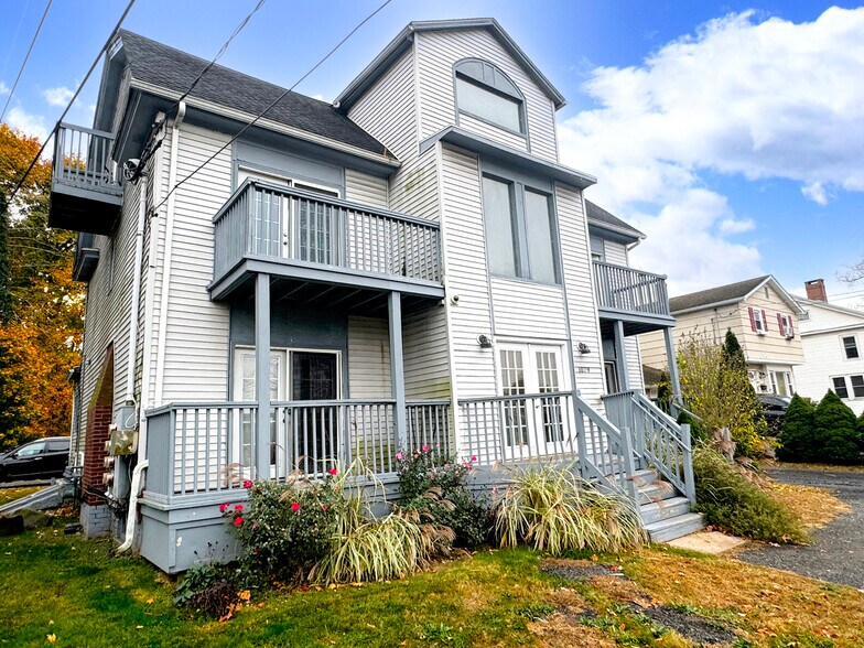 1079 Broad St, Meriden, CT à vendre - Photo de l’immeuble – Image 2 sur 14