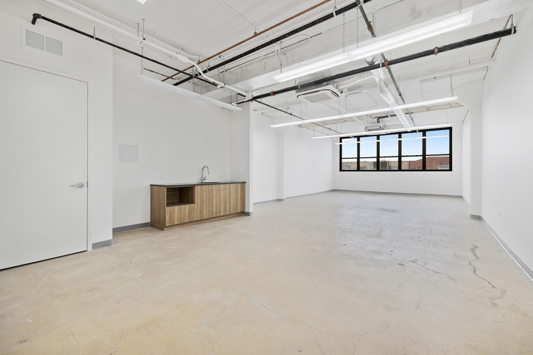 315 Meserole St, Brooklyn, NY à louer Photo intérieure– Image 1 sur 2