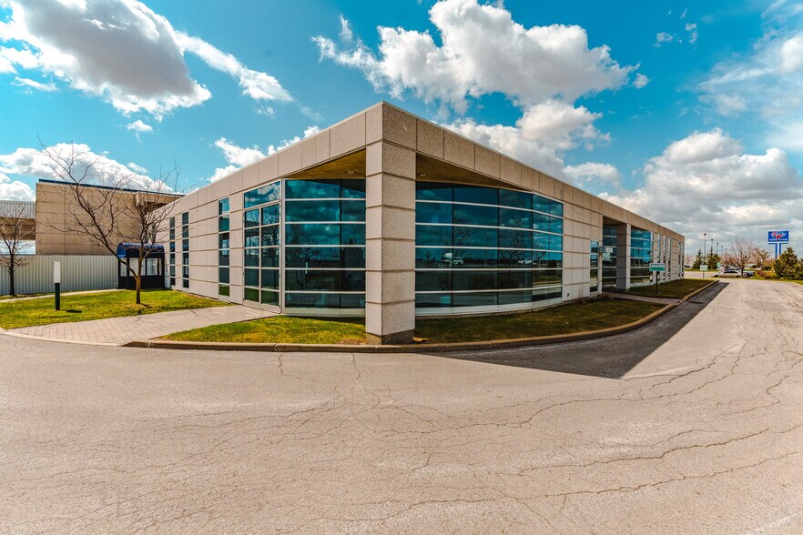 1690 Rue Eiffel, Boucherville, QC à louer - Photo de l’immeuble – Image 2 sur 6