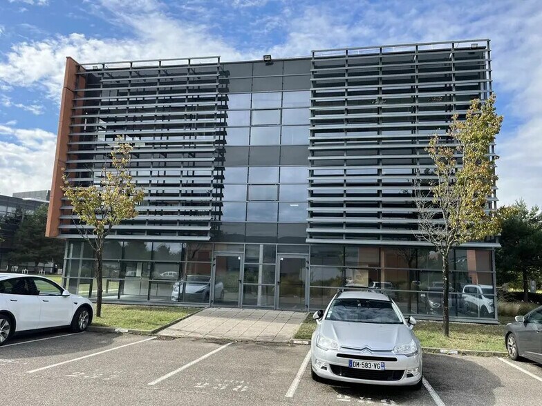 Bureau dans Saint-Priest à louer - Photo de l’immeuble – Image 2 sur 17