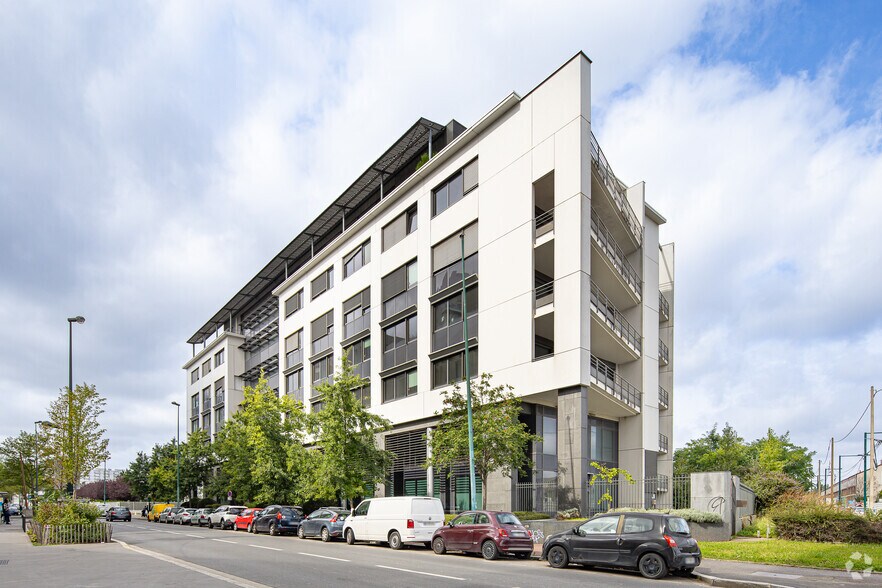 Local commercial dans Gennevilliers à louer - Photo de l’immeuble – Image 2 sur 9