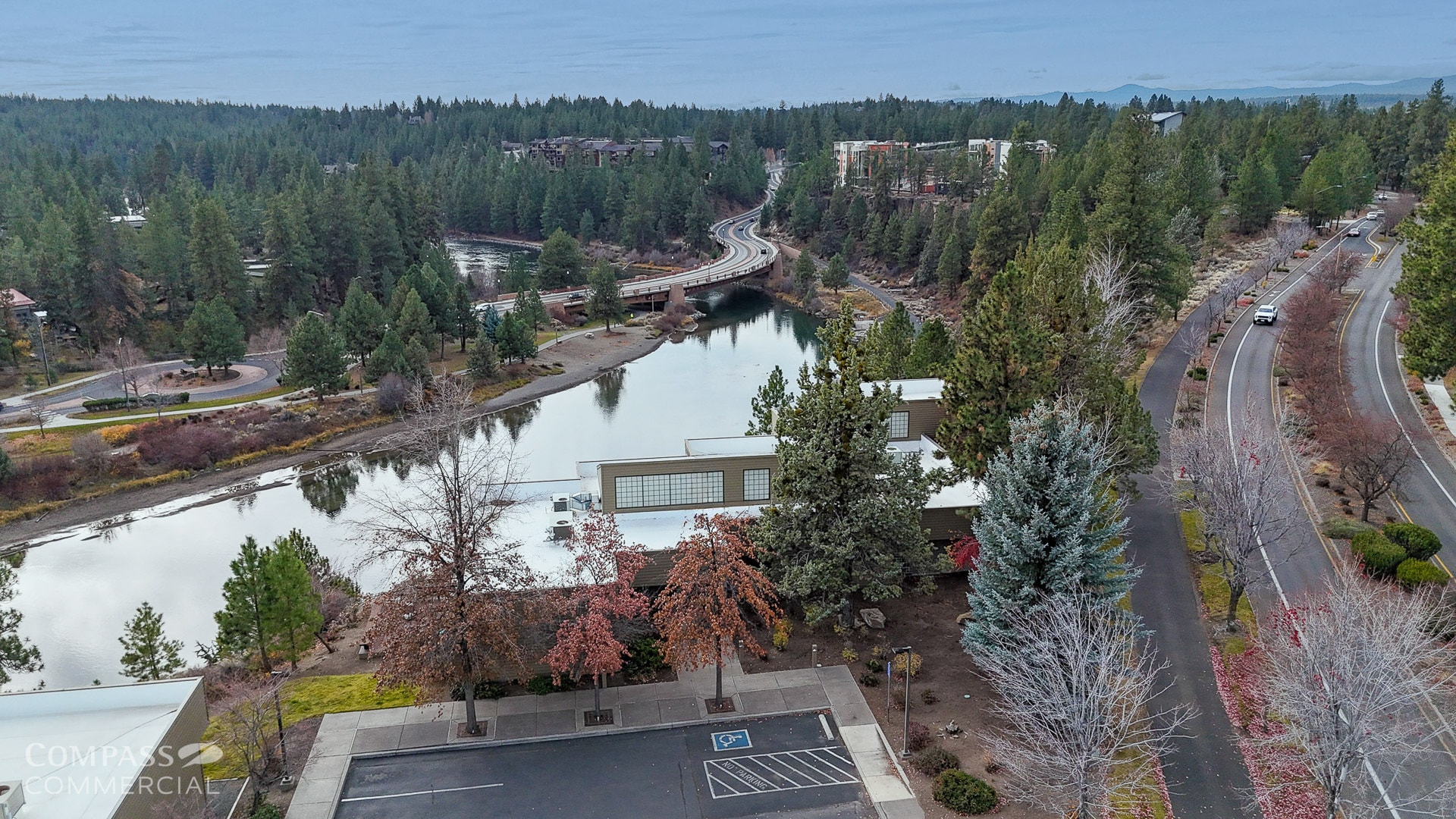 960-1005 SW Disk Dr, Bend, OR à louer Photo intérieure– Image 1 sur 17