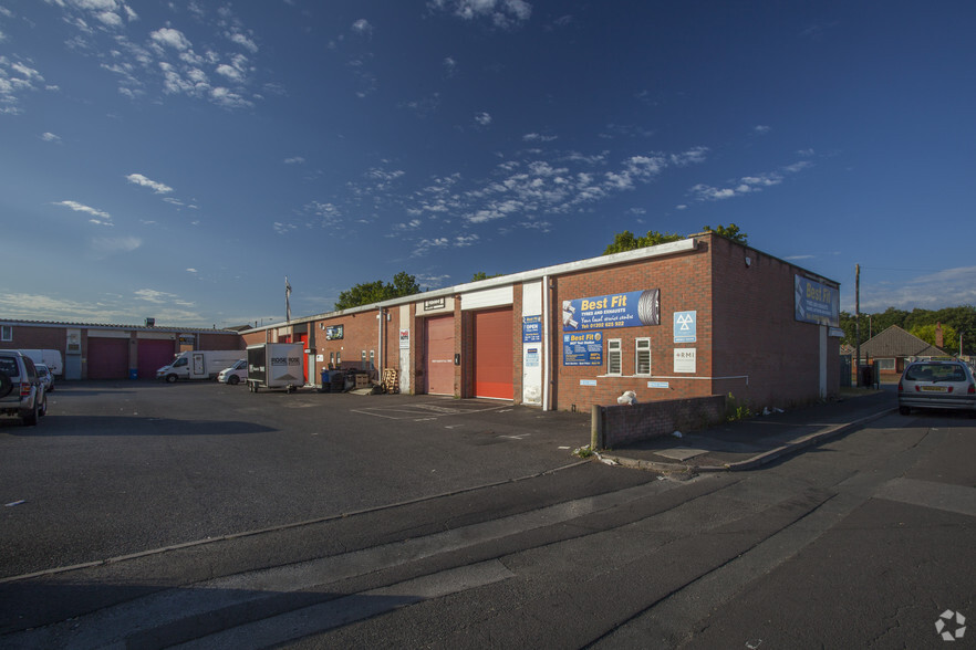 565 Blandford Rd, Poole à louer - Photo de l’immeuble – Image 3 sur 4