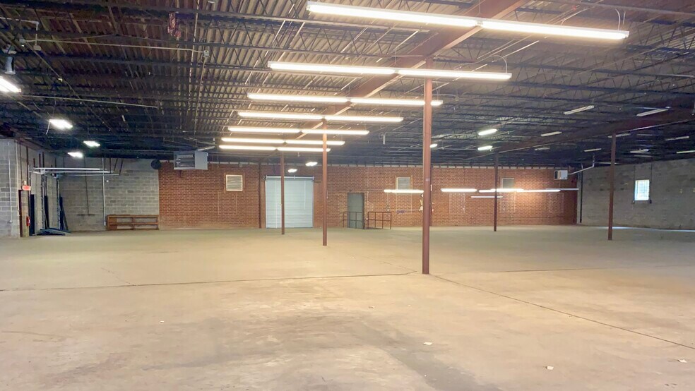 2411 Sullivan Rd, College Park, GA à louer - Photo intérieure – Image 3 sur 22