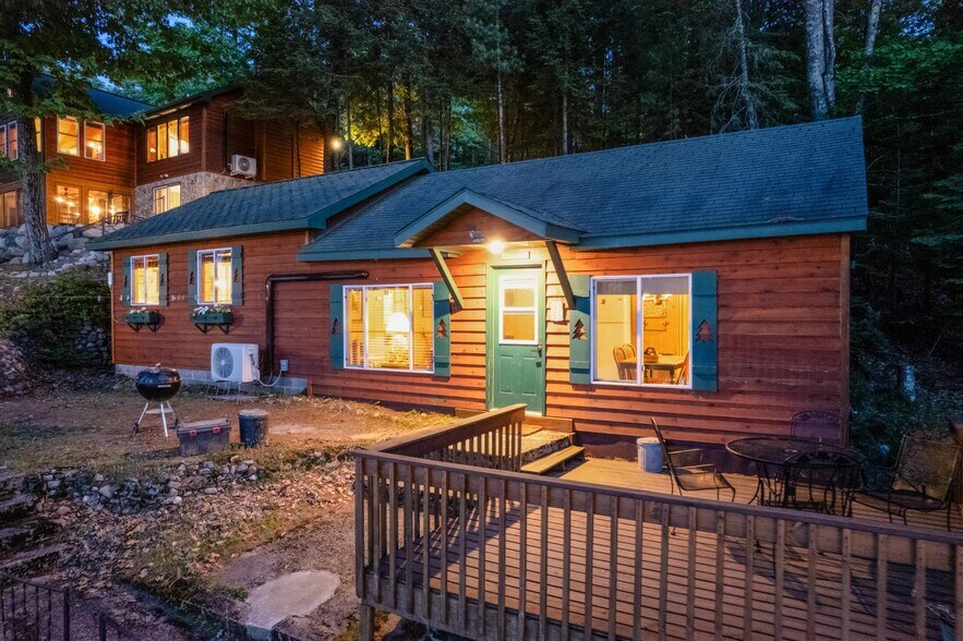 8971 Thoroughfare Rd, Minocqua, WI à vendre - Photo de l’immeuble – Image 3 sur 16