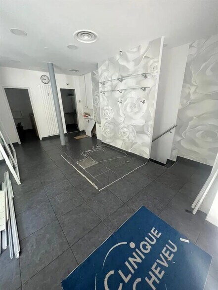 Local commercial dans Paris à louer - Photo de l’immeuble – Image 1 sur 6
