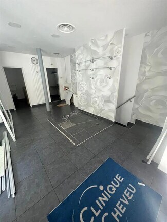 Plus de détails pour Local commercial à louer