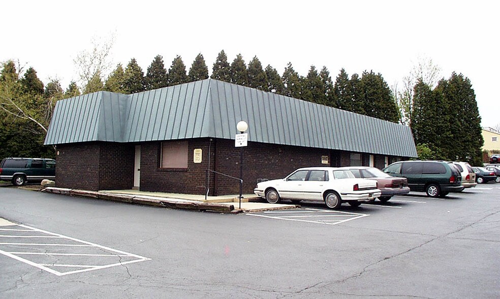 331 N York Rd, Hatboro, PA à louer - Photo de l’immeuble – Image 1 sur 3