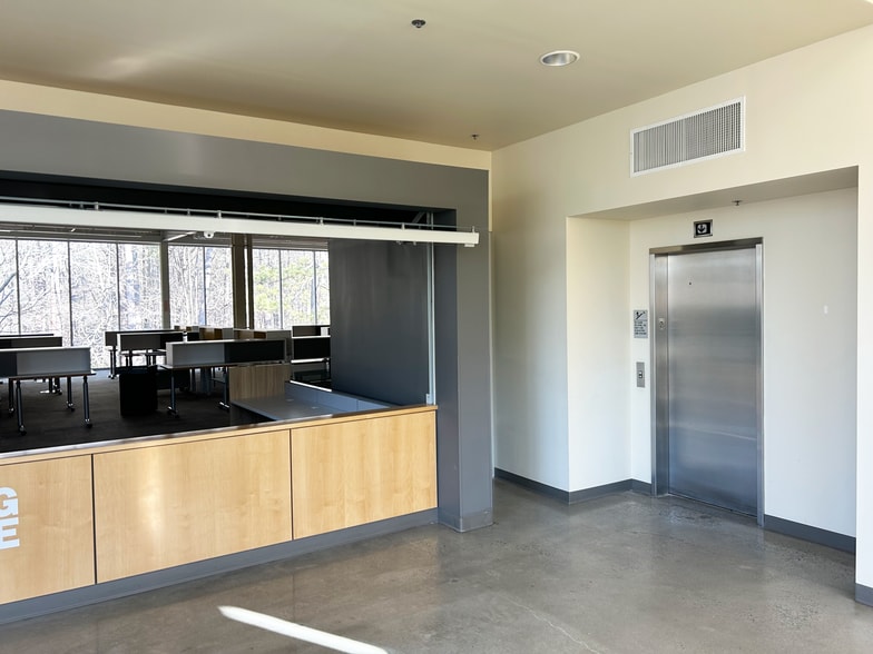 8208 Brownleigh Dr, Raleigh, NC à louer - Photo intérieure – Image 2 sur 9